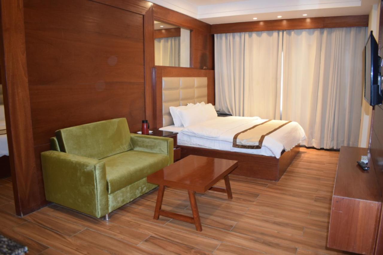 Hotel Ambica Katra Katra  Bagian luar foto