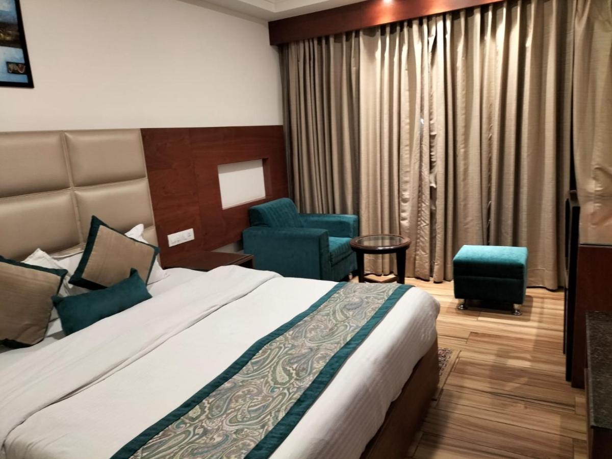 Hotel Ambica Katra Katra  Bagian luar foto